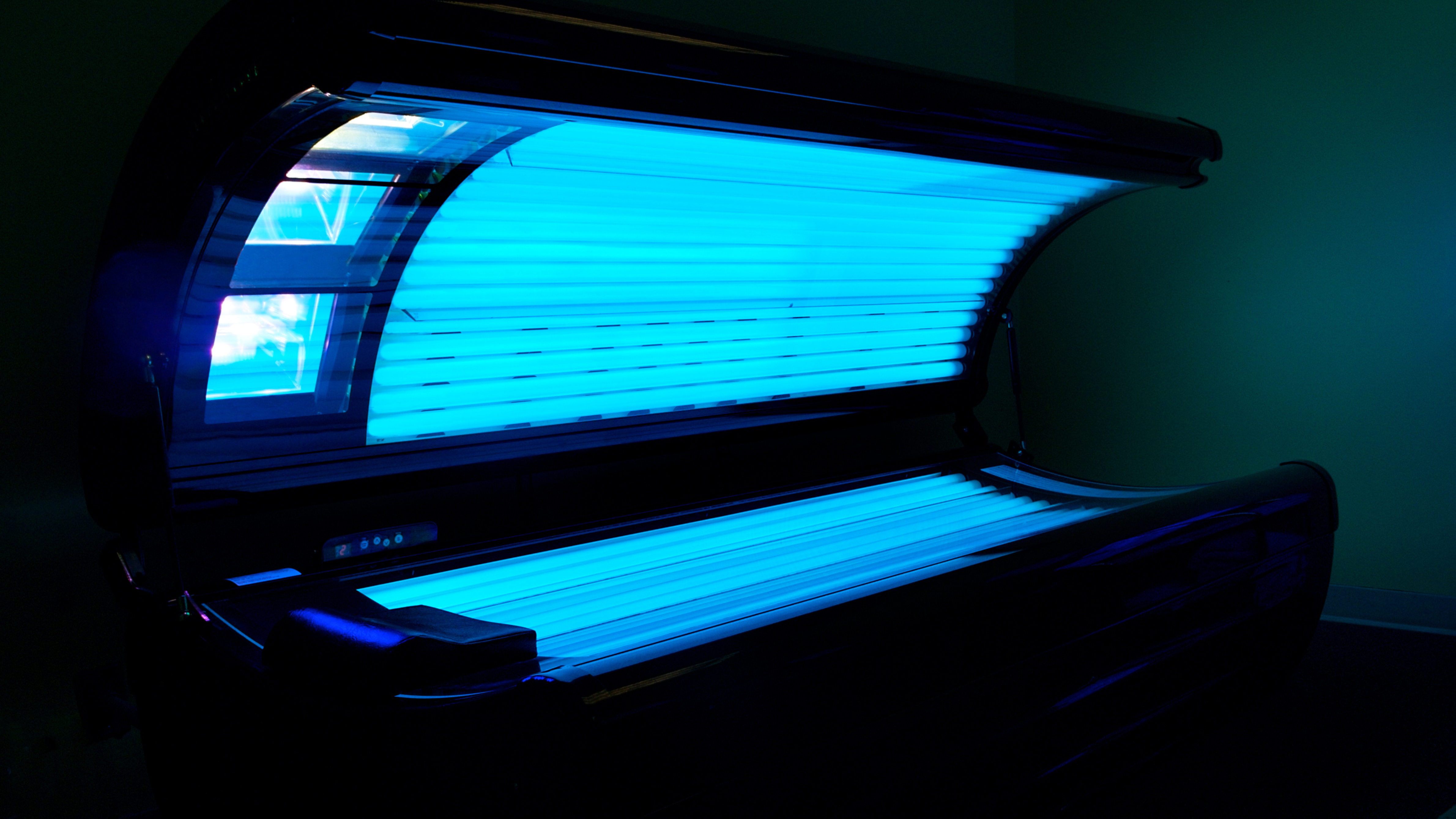 Have Your Say On The Future of Sunbed Regulation in England
